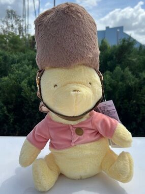 Disney Epcot UK Pavilion Beefeater Pooh
Plush Crossbody bag 2026 NWT